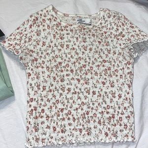 hollister  size small white rose cropped shirt